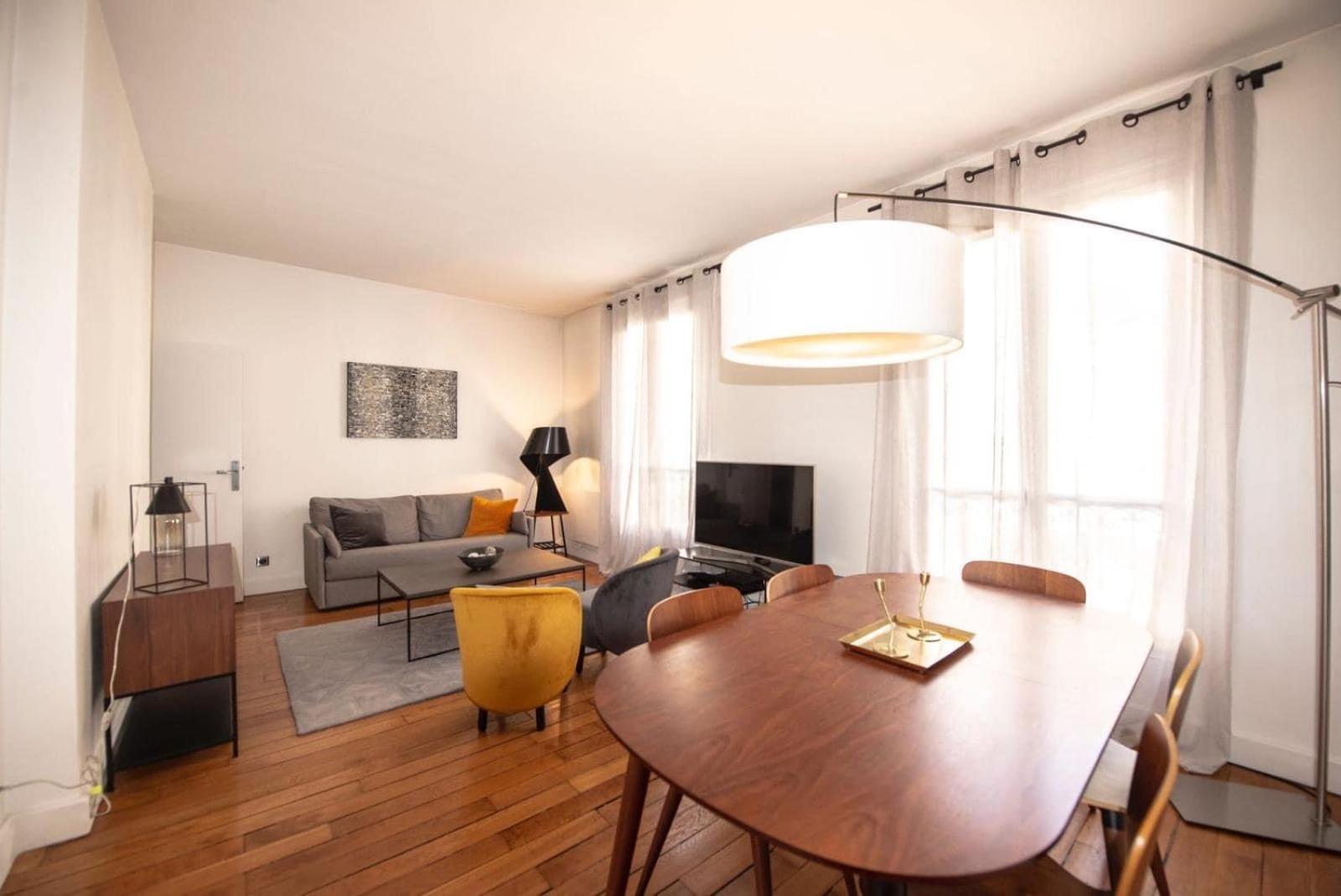 Elegant Centre Apartment